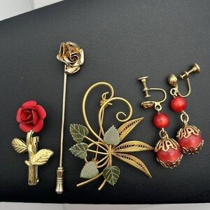 Set of 3 pins and 1 screw back earrings gold tone romantic romantic rose leaves
